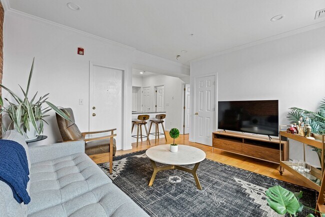 Building Photo - 464 Hanover St