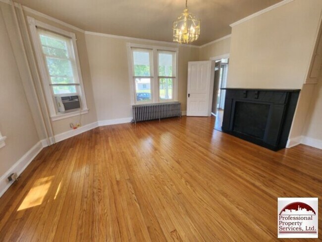Building Photo - Beautiful Victorian On The Main Street Of ...