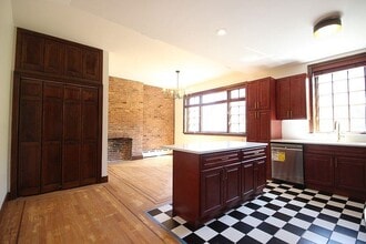 Building Photo - 126 Washington St