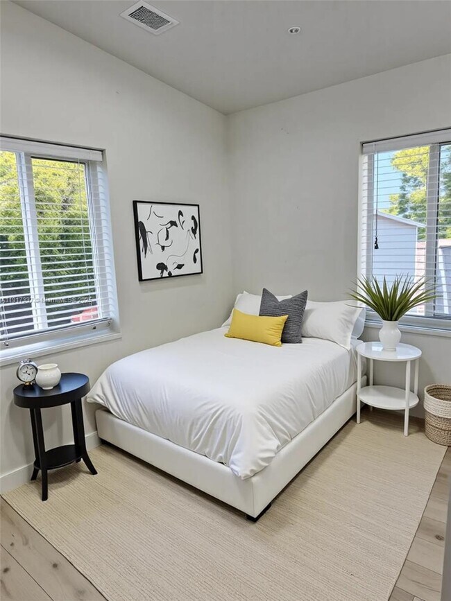 Foto del edificio - 16204 NE 18th Ct