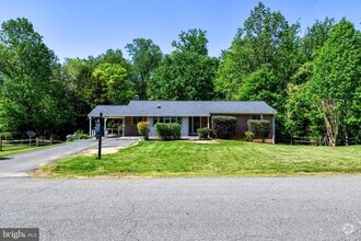 Building Photo - 4842 Randolph Dr