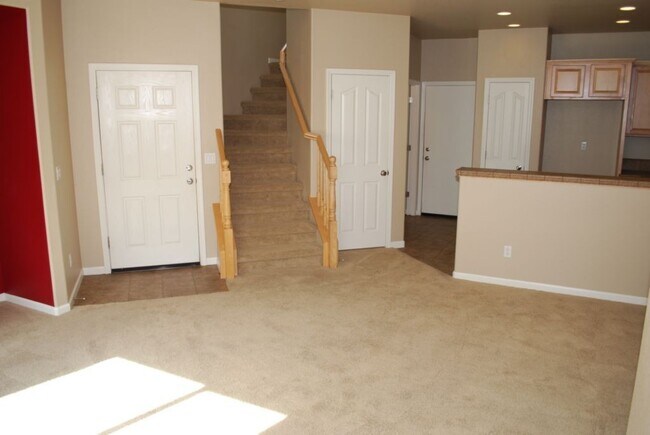 Foto del edificio - 8415 Oliva Rd