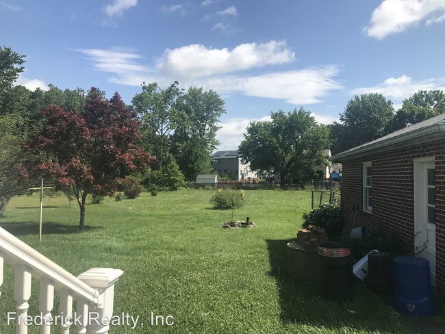 Building Photo - 4 br, 2 bath House - 803 Long Bar Harbor Rd.