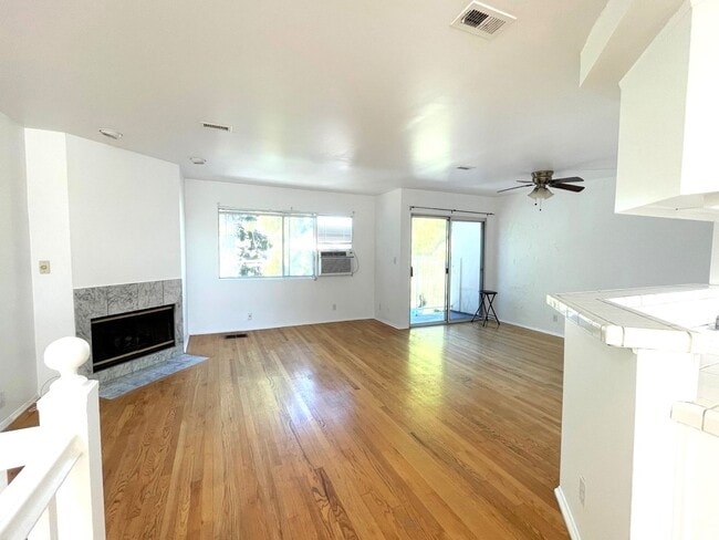 Building Photo - 451