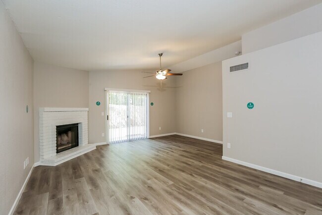 Foto del edificio - 1616 N Alta Mesa Dr