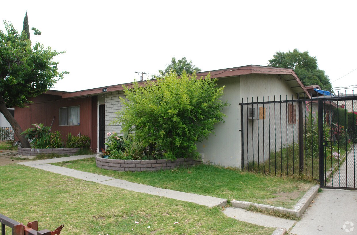Building Photo - 1340 N Parkside Dr