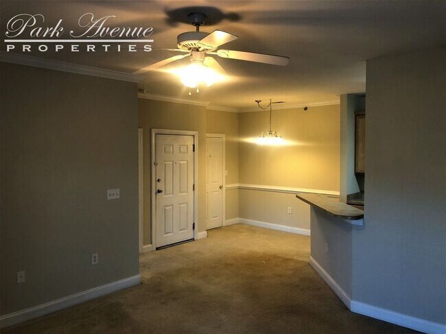 Building Photo - 2029 Silvercrest Dr