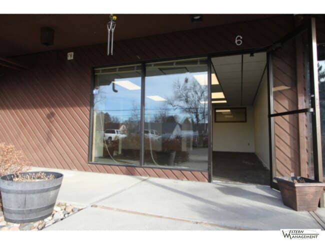 Building Photo - 710 Grand Ave