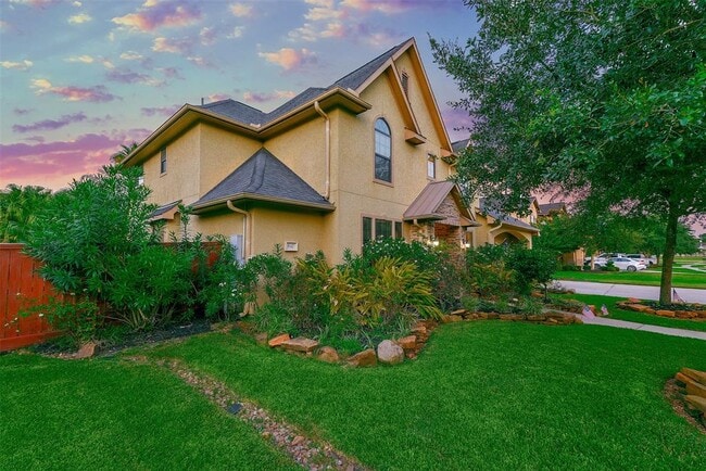 Building Photo - 617 Northfield Dr