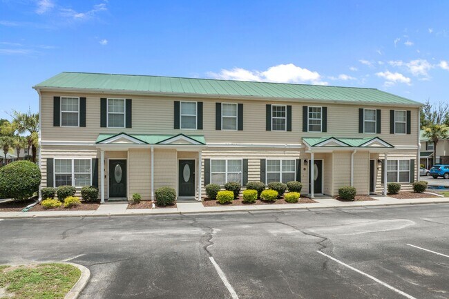 Foto del edificio - Where your commute is shorter than the Starbucks drive-thru line on 501. Grab the keys before som...