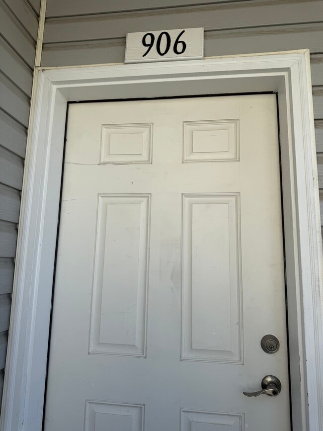 front entrance - 2462 Thunder Mountain Dr