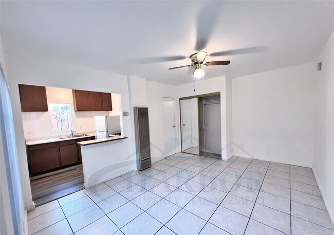 Foto del edificio - 627 W Sepulveda St