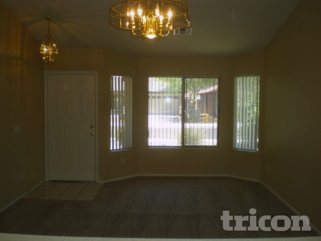 Building Photo - 5334 N Ormondo Way