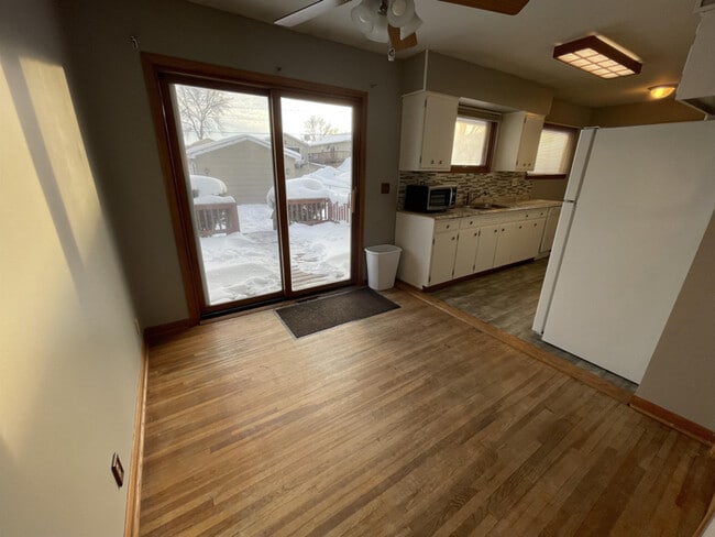 Building Photo - 419 W Douglas Ave