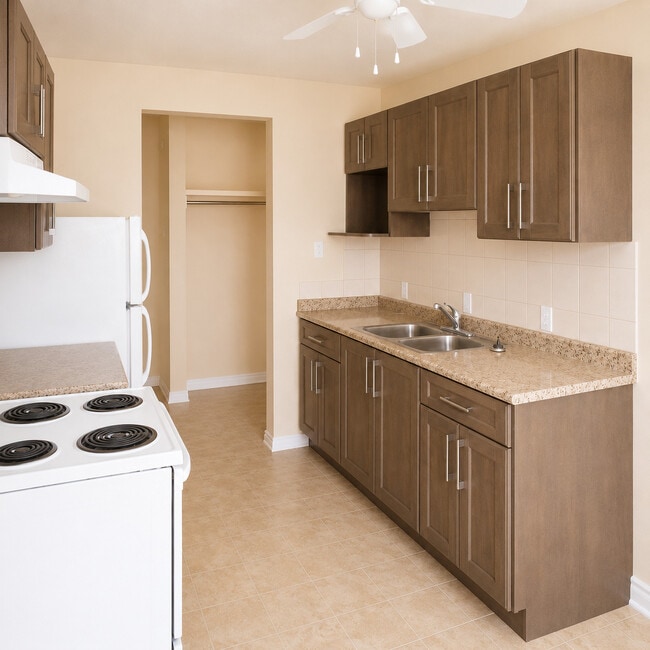Building Photo - Capilano Court