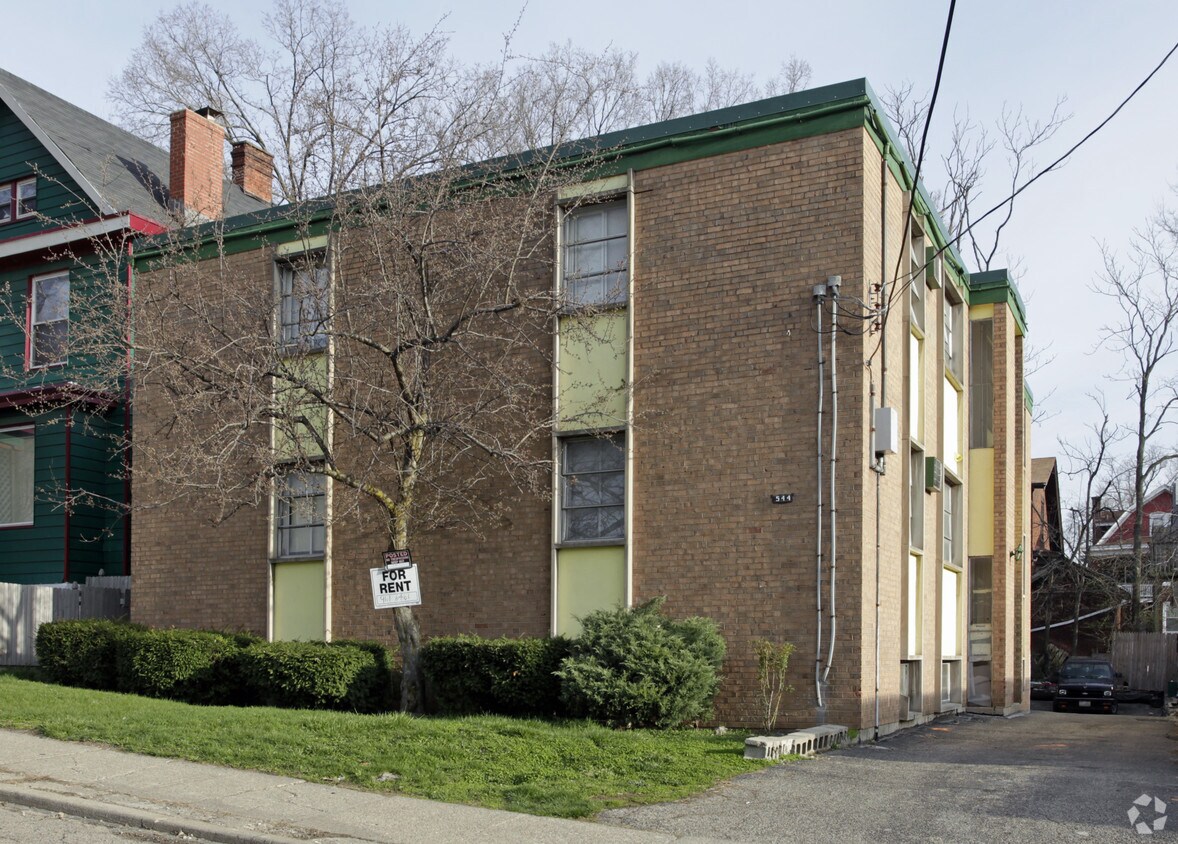 Primary Photo - 544 Ridgeway Ave