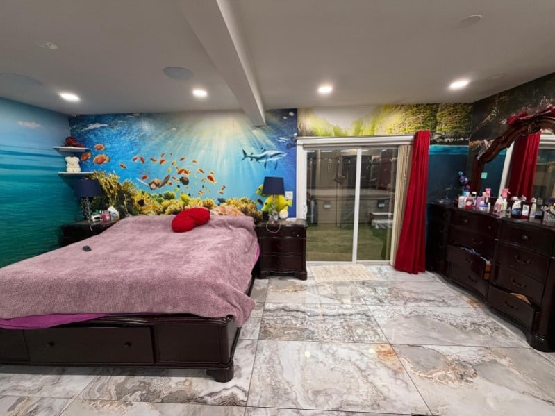 Photo - 6712 N Clark St (Chicago, IL)