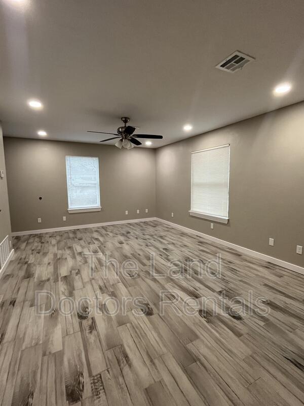 Building Photo - 11734 OK-3W