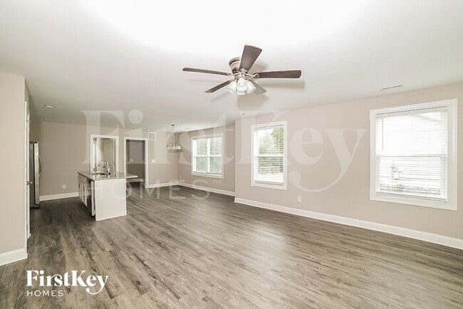 Building Photo - 131 Fir Dr