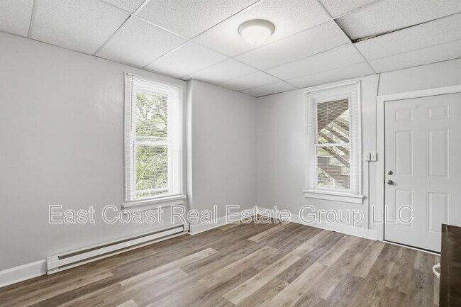 Foto del edificio - Charming 2-Bedroom Apartment Near Downtown Hagerstown
