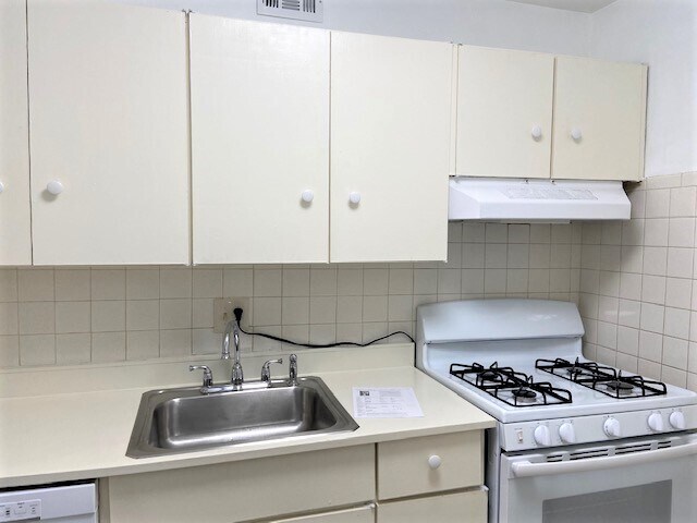 Kitchen - 5107 Crossfield Ct