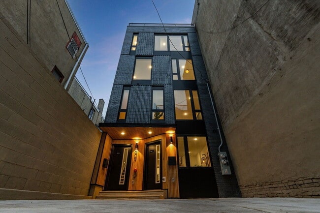 Photo - 609 S Orianna St Townhome