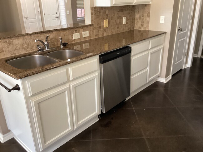 Foto del edificio - 600 SW 159th Terrace