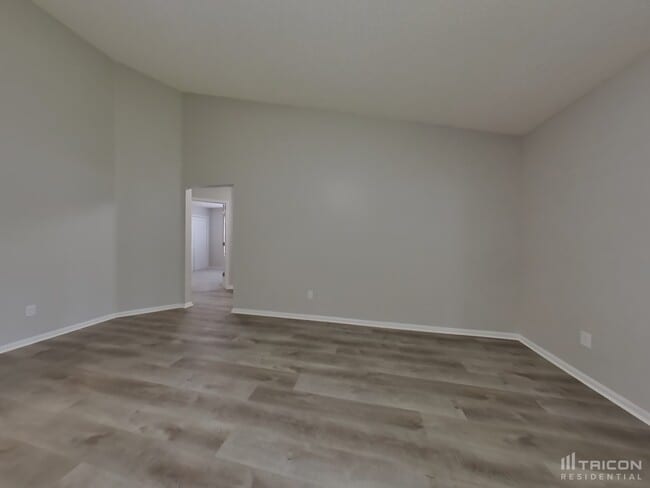 Building Photo - 1127 Summer Springs Drive