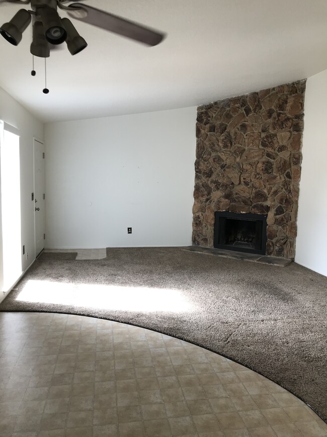Foto del edificio - 8953 Laguna Vista Ct