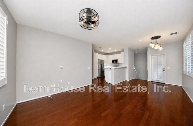 Foto del edificio - 27274 Arbor Pl