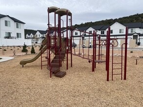 Building Photo - 2939 W Lagrand St