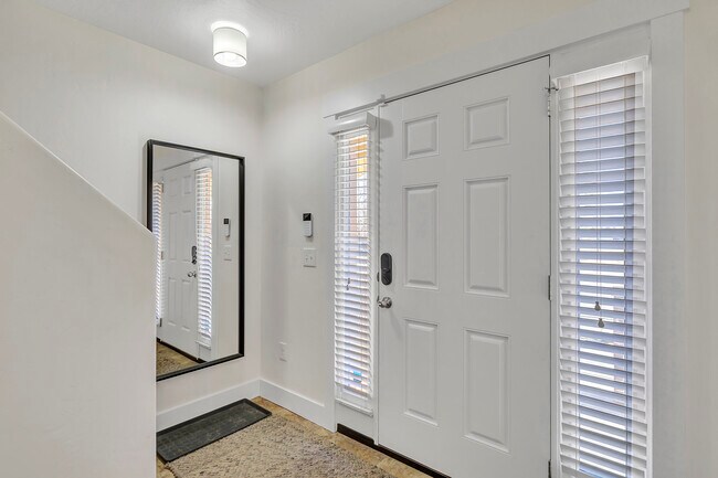 Foto del edificio - 3727 S Gowan Ln