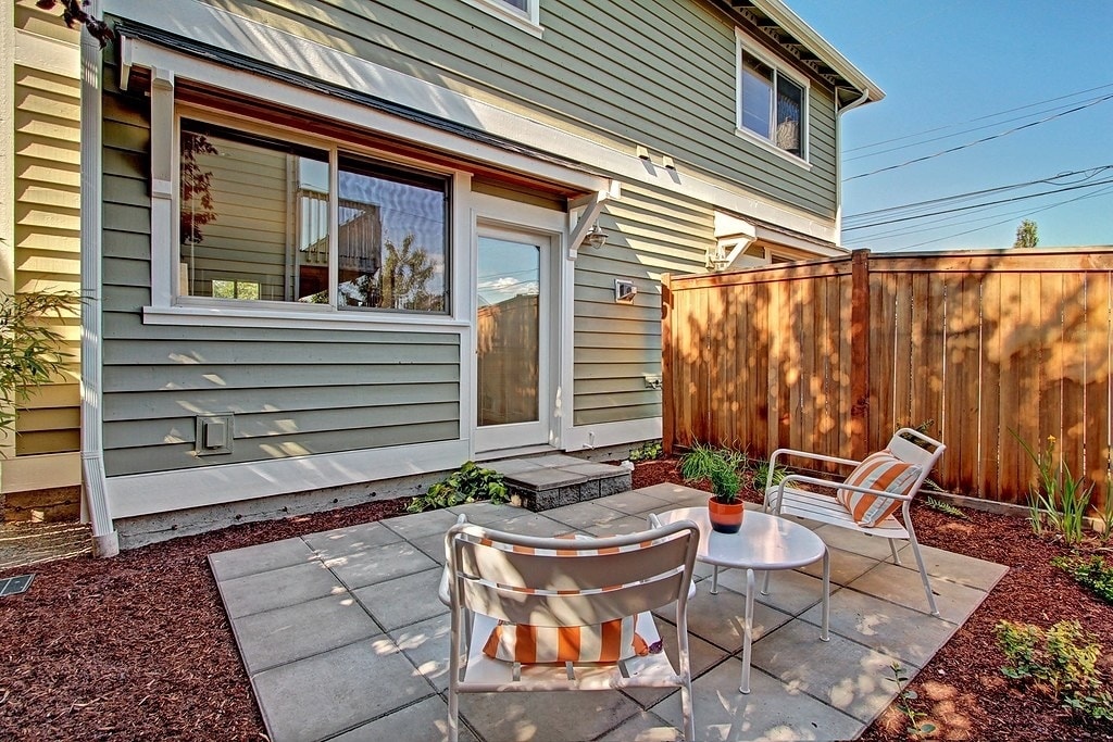 Primary Photo - Beacon Hill Townhouse