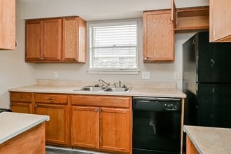 Building Photo - 4927 Kilkenny Dr