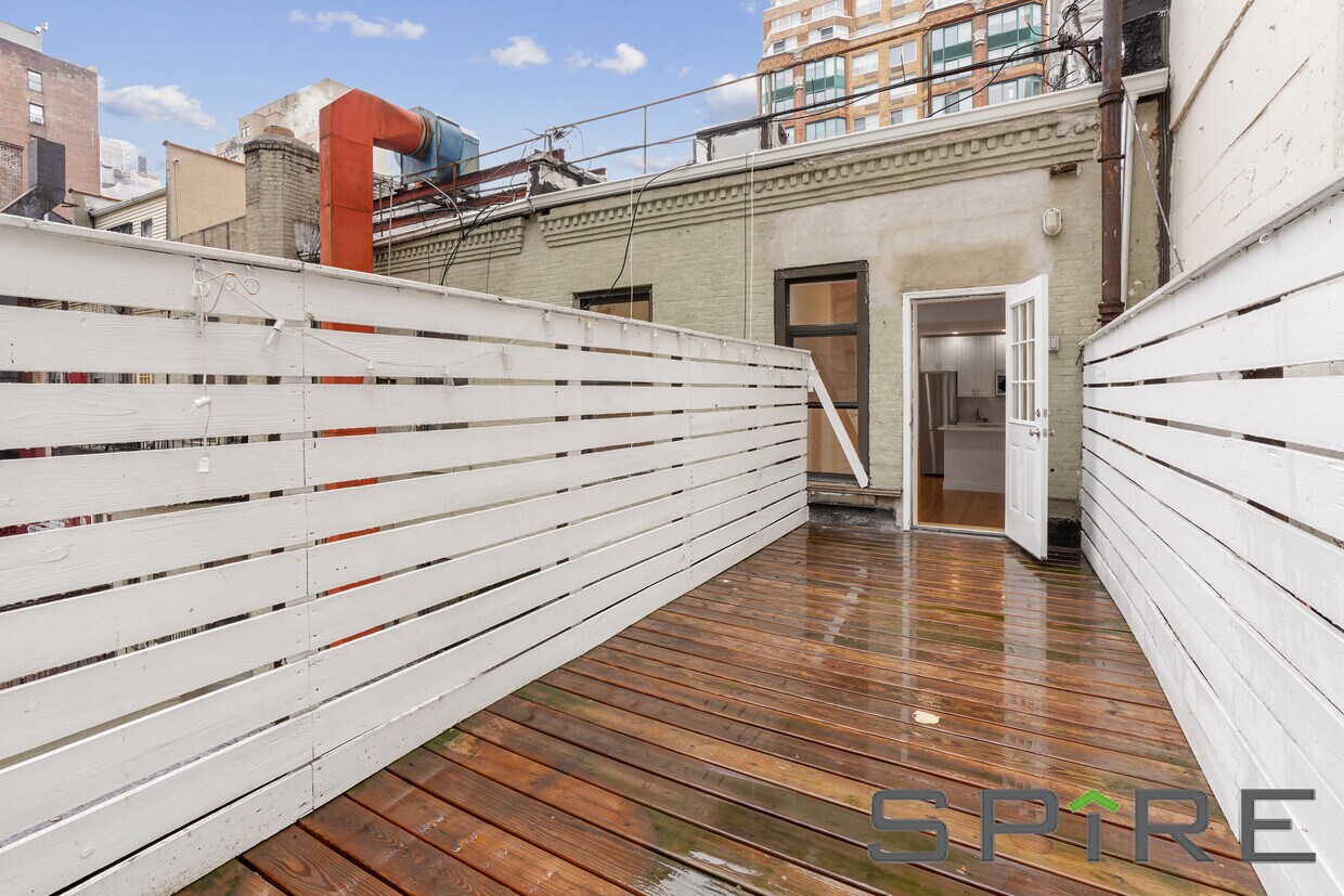 Primary Photo - 218 W 72nd St