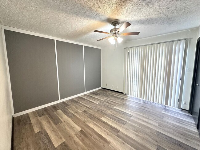 Foto del edificio - Starwest Condos #104