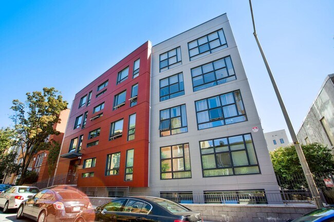 Foto del edificio - Professionally Managed // 2 bedroom 2 bathroom Modern Condo//  Adams Morgan// Parking Included!