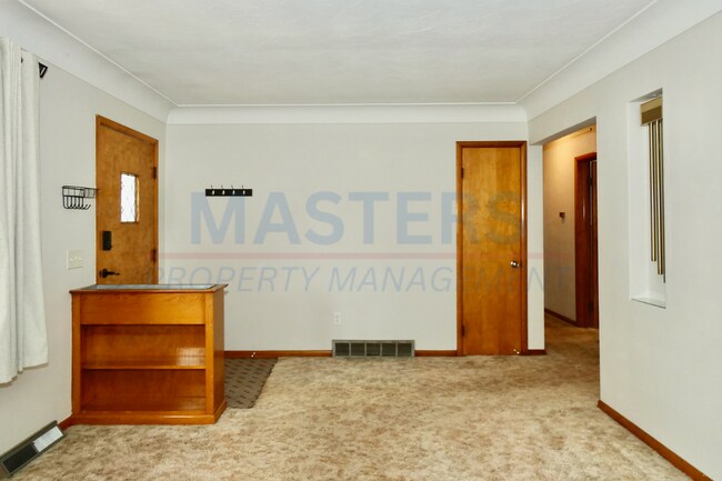 Foto del edificio - Spacious 3 Bedroom + Office Home in Maumee with New Appliances & Finished Basement