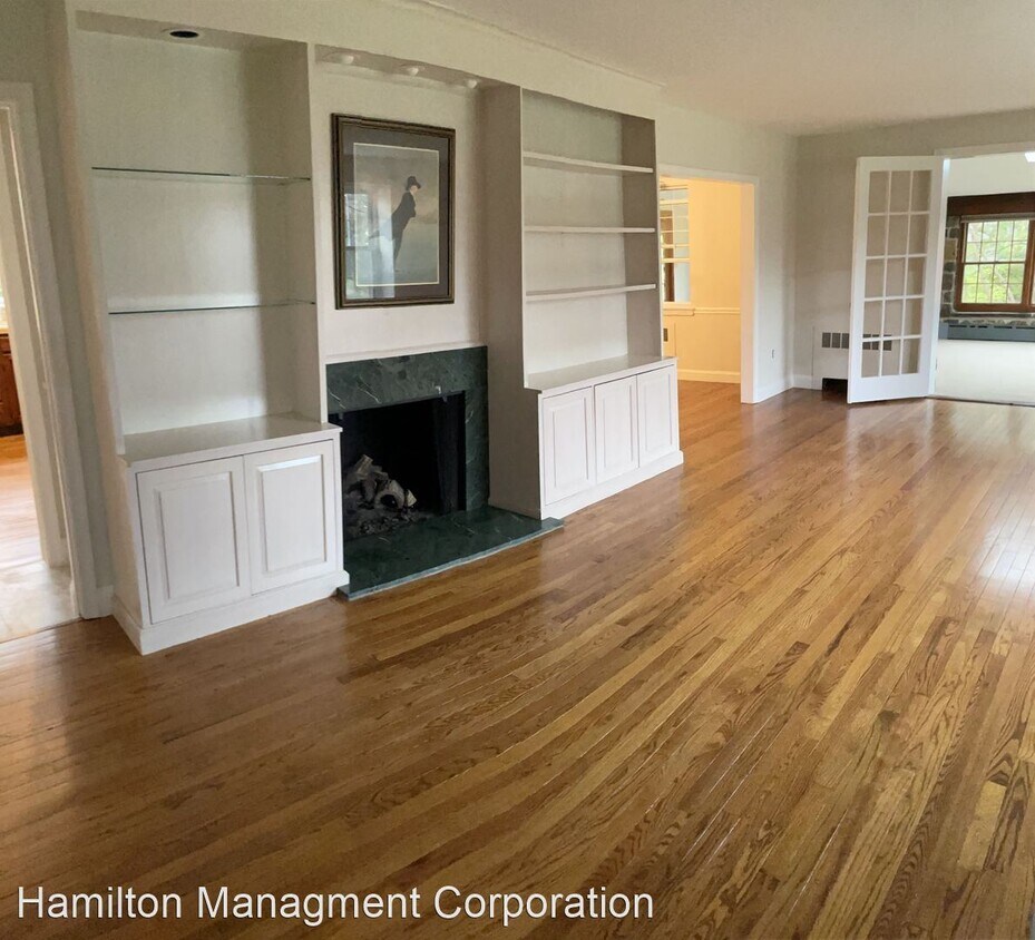 Primary Photo - 4 br, 2.5 bath House - 112 W Pembrey
