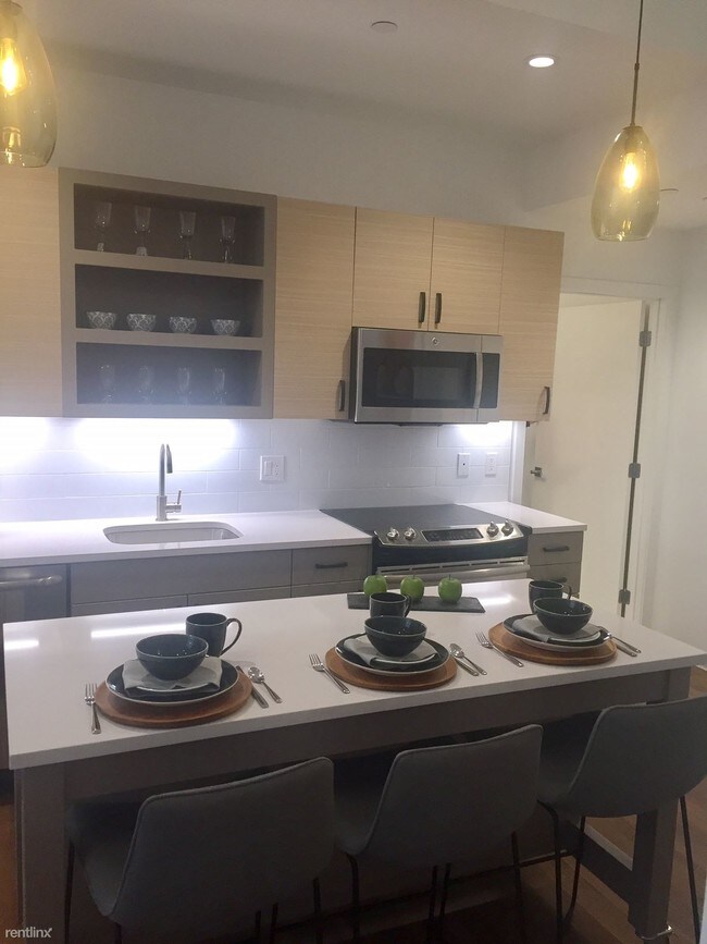 Building Photo - 1 br, 1 bath  - 104 South Huntington Avenue