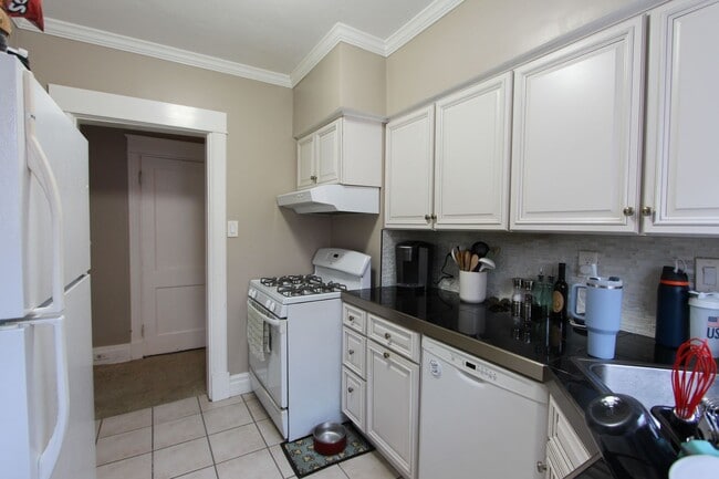 Photo - 818 Heberton St Apartment