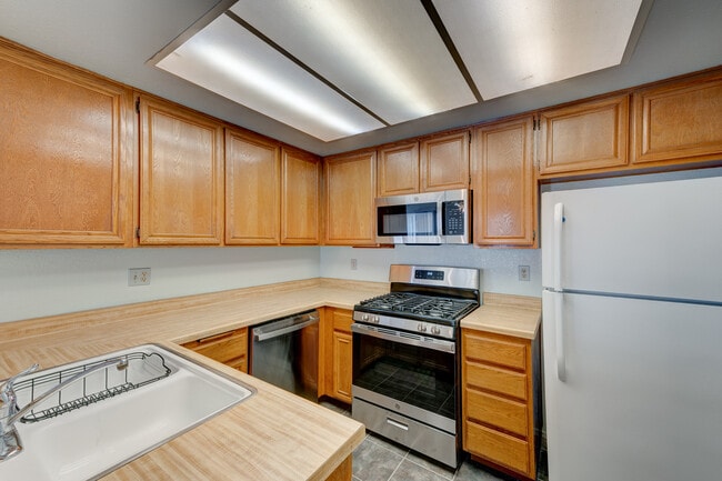 Building Photo - 2914 Alwood Ct