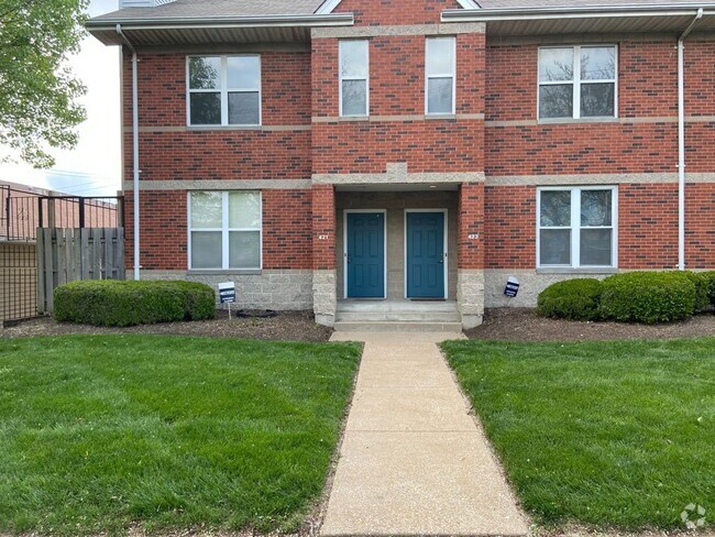 Building Photo - 421 N Sarah St