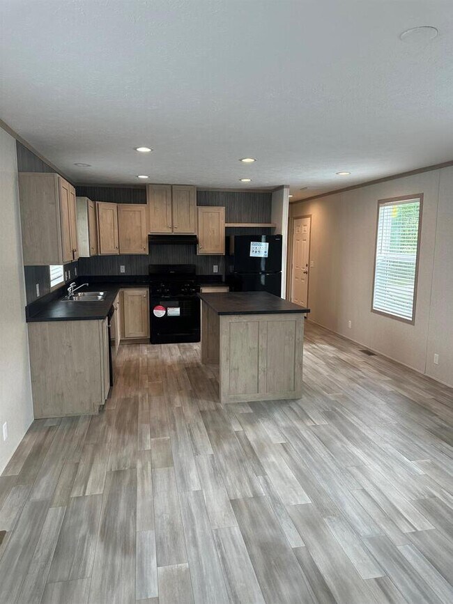Building Photo - 156 Terrace Dr