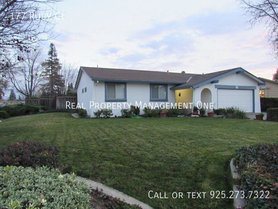 Primary Photo - Charming 3 Bed/2 Bath West Livermore Home ...