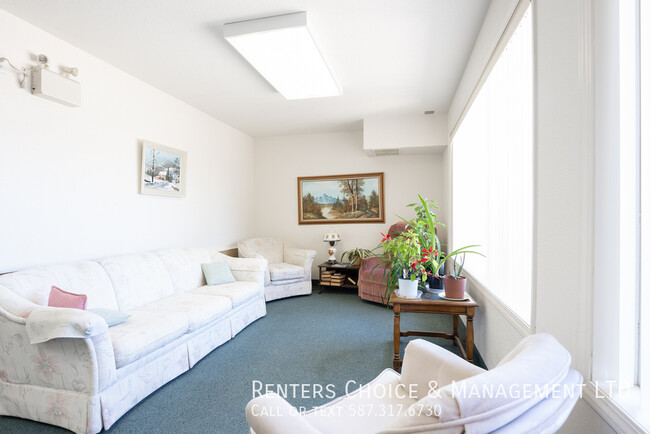 Photo du bâtiment - PERFECT FOR PROFESSIONALS, No Yard Care, F...