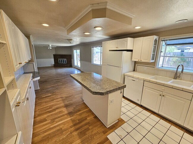 Foto del edificio - 538 49th Ave SE