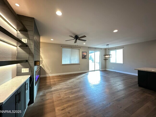 Building Photo - 1274 Avian Dr