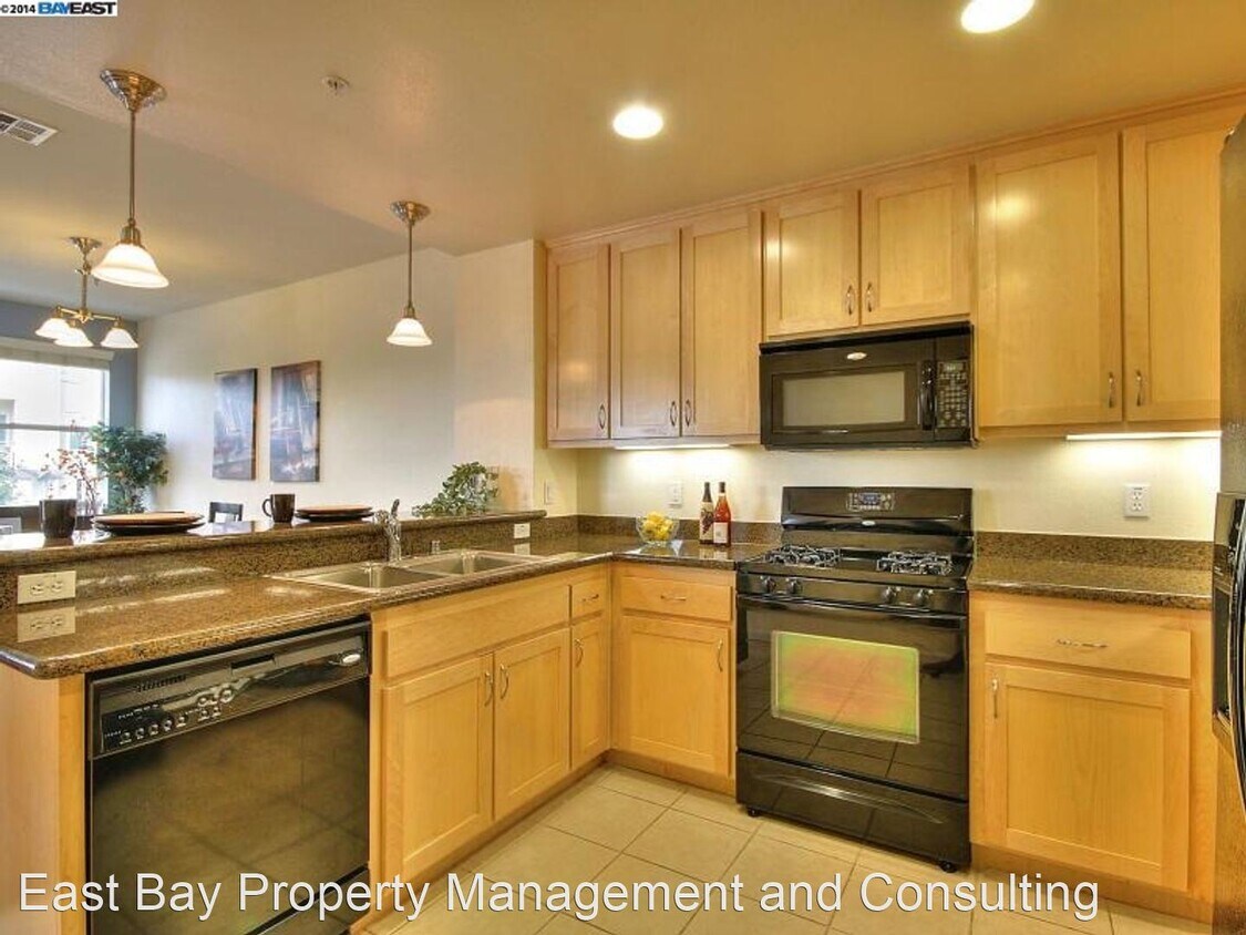 Primary Photo - 2 br, 2.5 bath House - 40709 Greystone Ter.