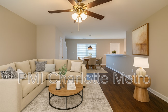 Building Photo - 1525 Crandon Dr